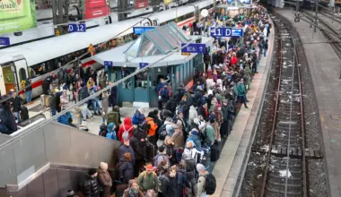 Nach Sturmtief "Elli": Fernverkehr der Bahn kommt nicht ins Rollen