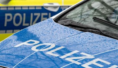 Sachbeschädigungen: Polizei Berlin: Kommunistische Symbole an Gebäude geschmiert