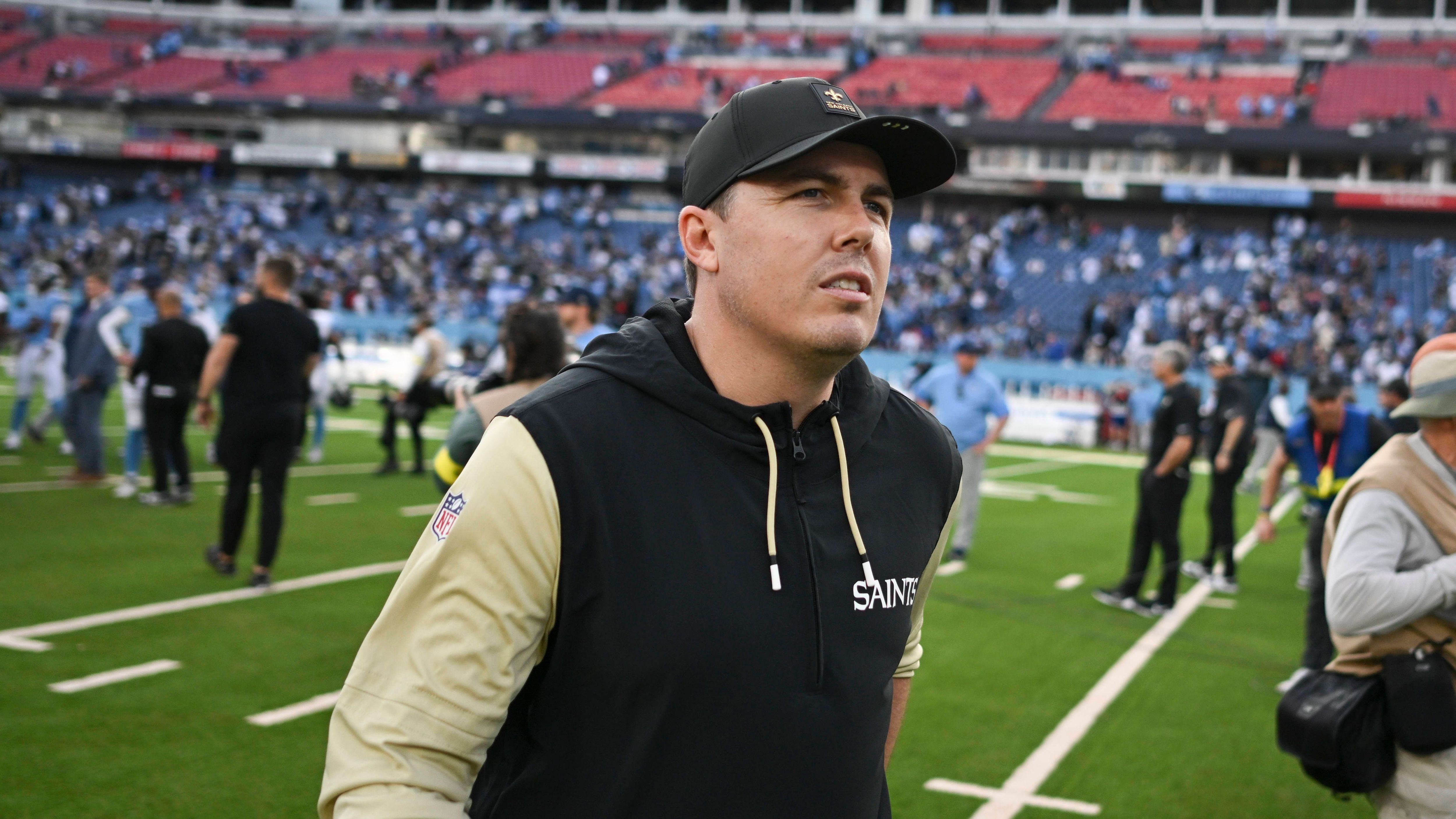 <strong>20. Platz (geteilt): Kellen Moore</strong><br>• Team: New Orleans Saints<br>• Im Amt seit: 2025<br>• Regular-Season-Bilanz: 6-11<br>• Vorherige Stationen: Cowboys-OC (2019-2022), Chargers-OC (2023), Eagles-OC (2024)