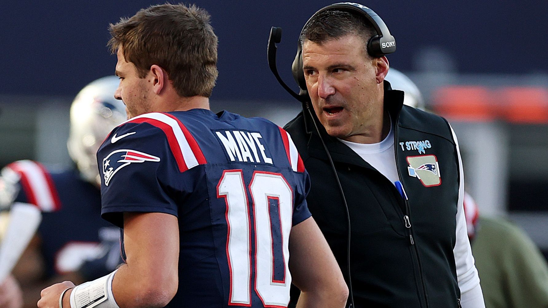 <em><strong>NFL Awards 2025: So würde ran die Auszeichnungen vergeben</strong><br>Die Regular Season der NFL ist vorbei, damit endete auch der Bewerbungszeitraum der Spieler und Coaches für die verschiedenen Awards. Anfang Februar werden die prestigeträchtigen Auszeichnungen für den MVP, Offensive Player of the Year, Coach of the Year und weitere vergeben. <strong>ran</strong> hat sich ebenfalls Gedanken gemacht, wer die Titel am ehesten verdient hätte.</em>