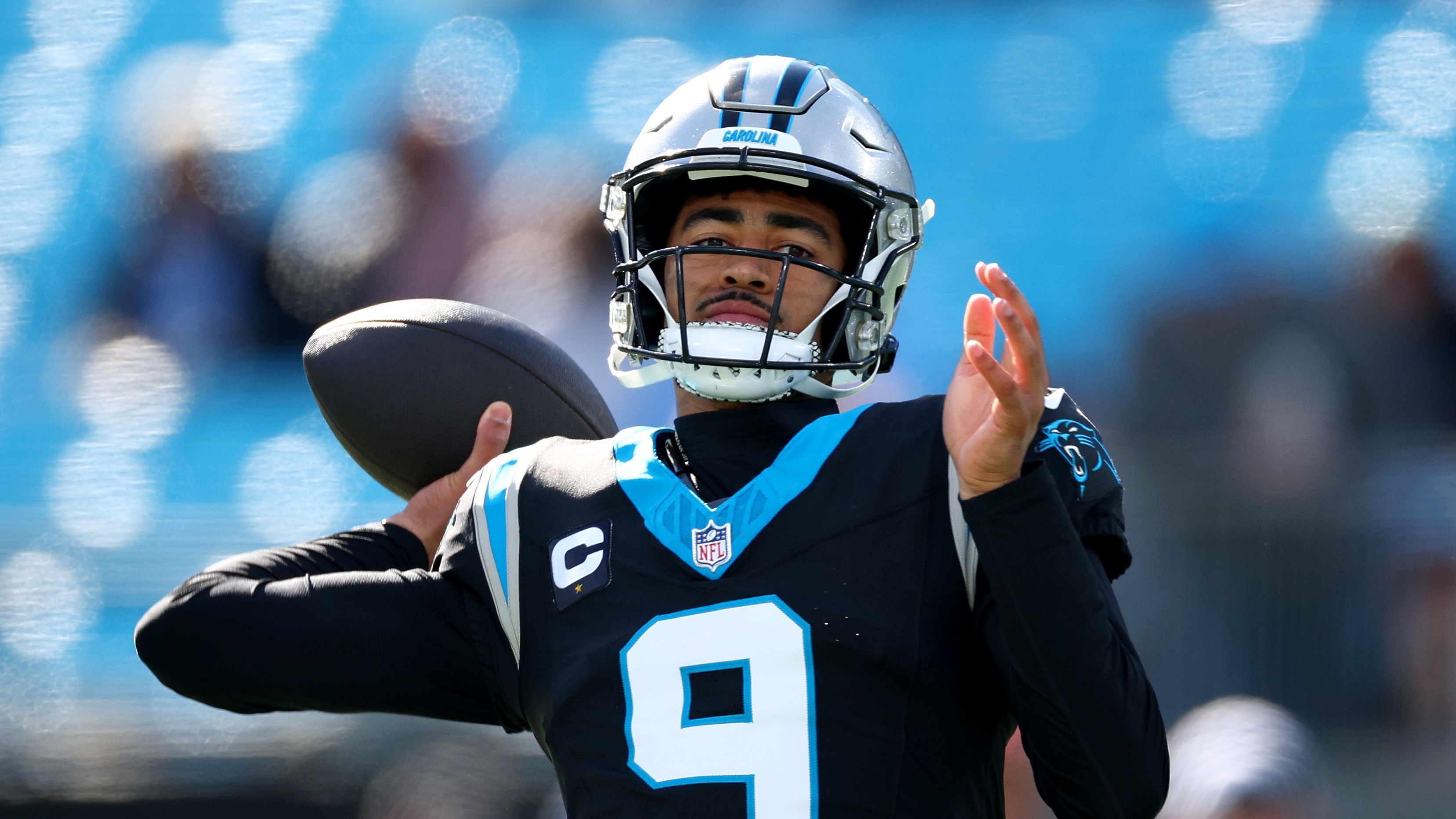 <strong>Platz 14: Carolina Panthers (Vorwoche: 19)</strong><br>Die Panthers springen fünf Plätze nach oben - und damit auf den letzten Platz. Klingt paradox, ist aber so. Trotz Niederlage gegen die Tampa Bay Buccaneers mogelte sich Carolina in die Postseason, trotz negativer Bilanz. Sie gehen zwar als Außenseiter ins Rennen, aber die Rams haben sie in der Regular Season Zuhause geschlagen.