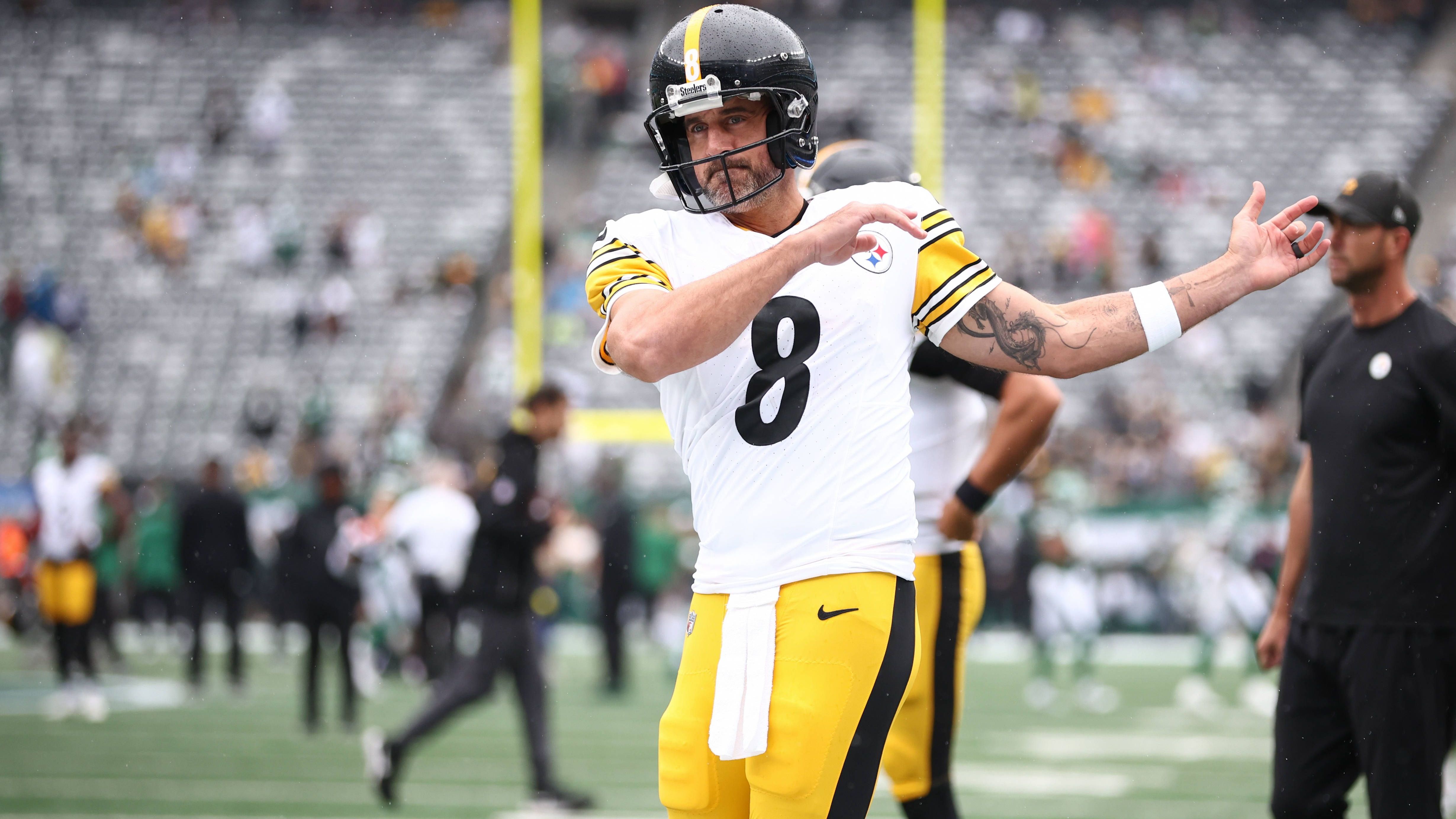 <strong>Platz 13: Pittsburgh Steelers (Vorwoche: 14)<br></strong>Ähnlich knapp haben sich die Pittsburgh Steelers in die Playoffs geschoben, ein verschossenes Field Goal des Kickers Tyler Loop von den Baltimore Ravens besorgte am Ende den Sieg in der AFC North. Davor gab es eine schwache Leistung gegen die Browns. Aber immerhin: DK Metcalf kommt zurück.