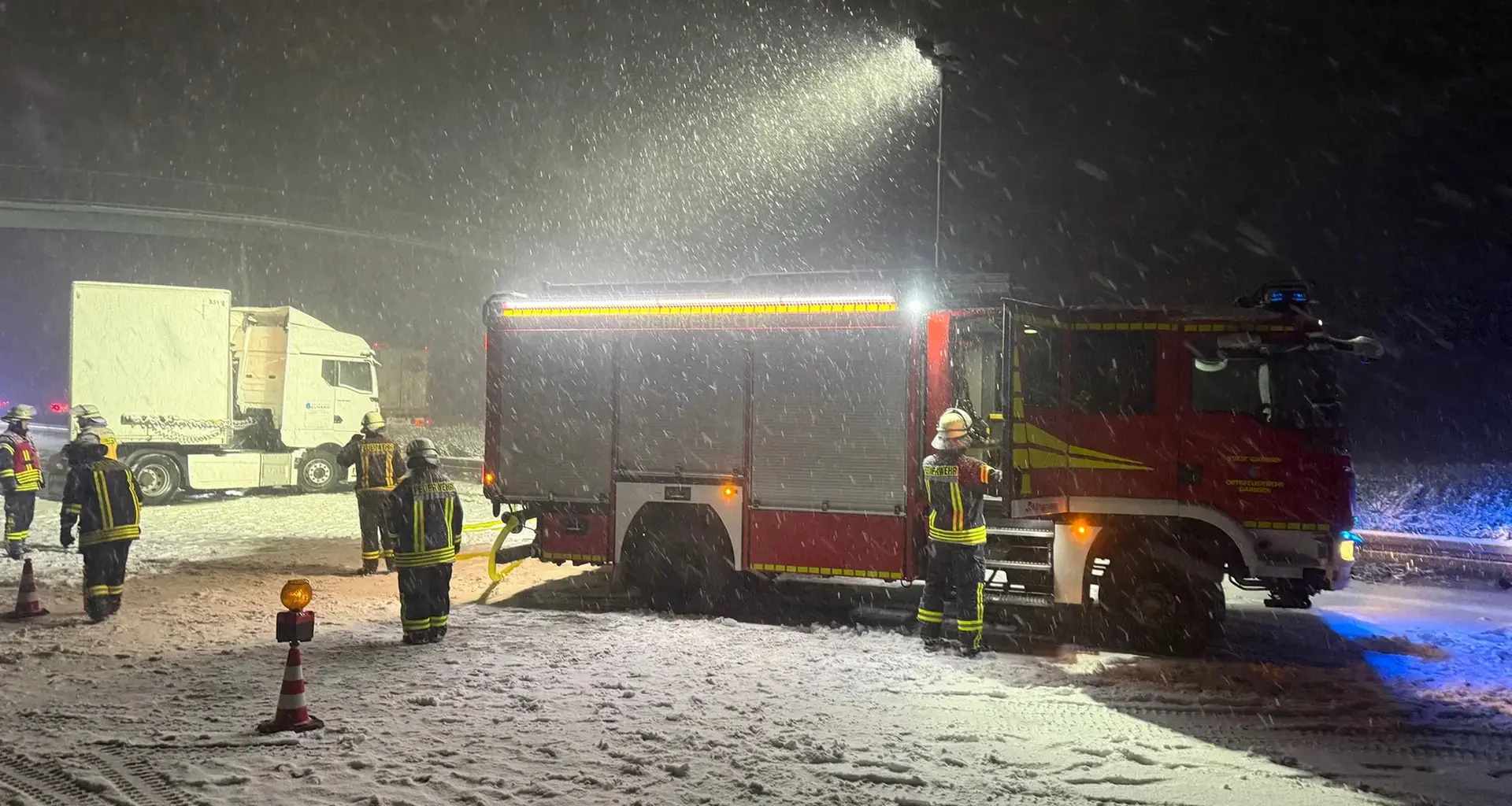 Lkw-Brand auf der A2 sorgte für Sperrung und Stau bei Garbsen