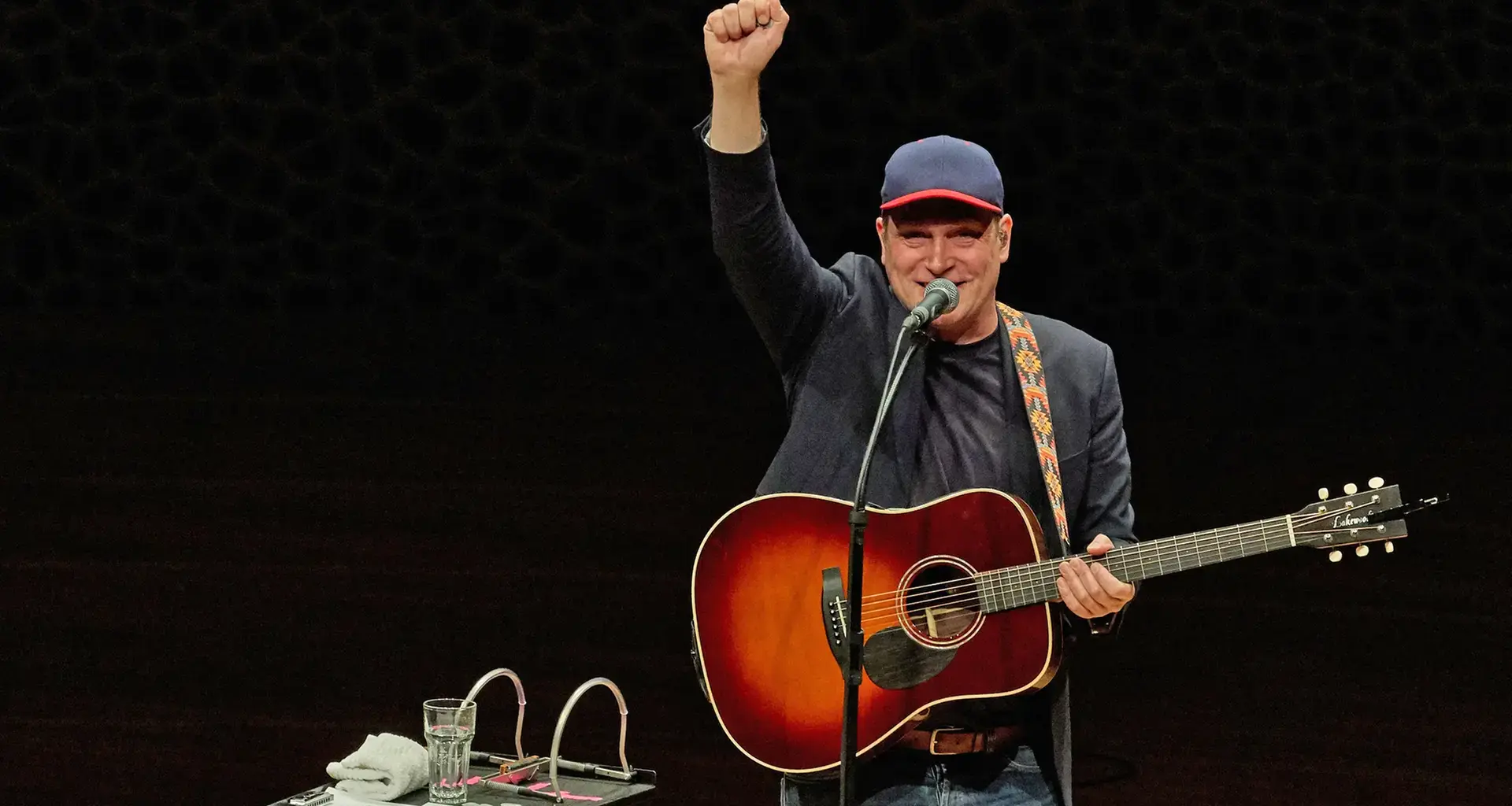 Thees Uhlmann erlebt Standing Ovations bei Konzerten in Hamburg