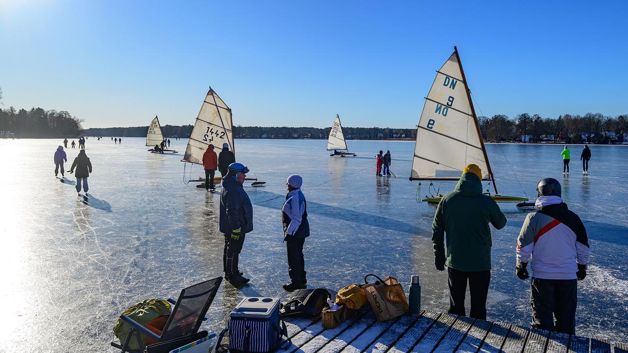 Berliner und Brandenburger gehen trotz Gefahr auf vereiste Gewässer