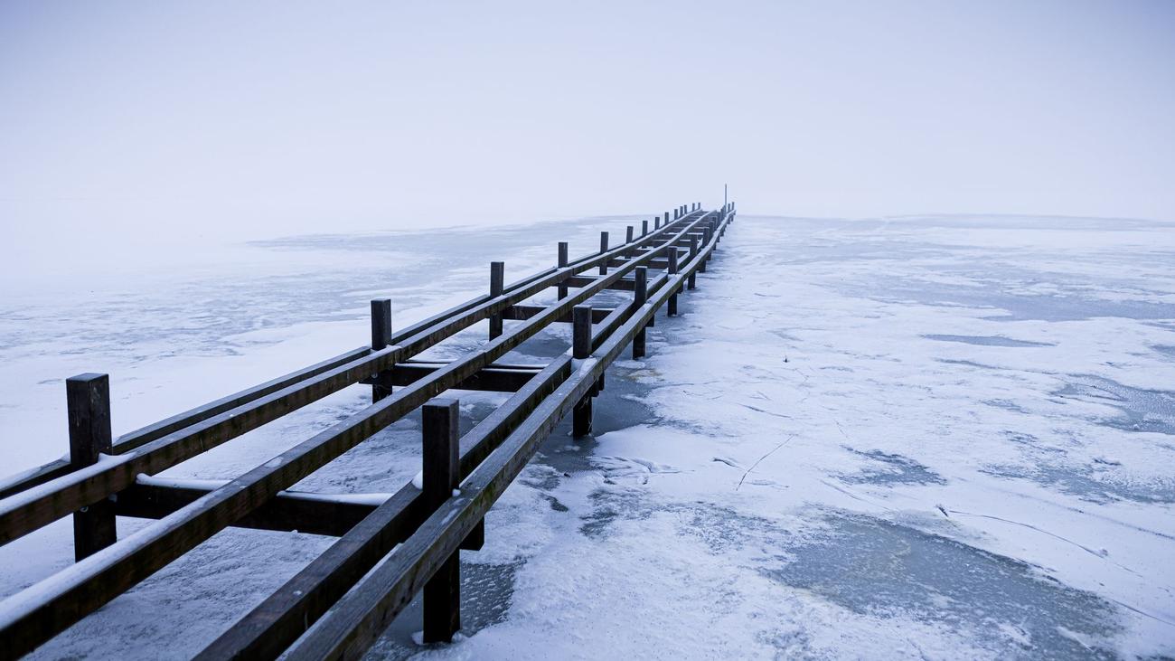 Niedersachsen und Bremen: Klirrende Kälte, Eis und Schnee bringen Freude und Probleme
