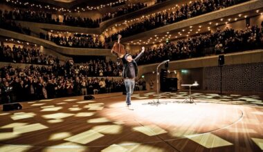 Thees Uhlmann in Hamburg: Kommt ein Dorf-Hoschi in die Elbphilharmonie