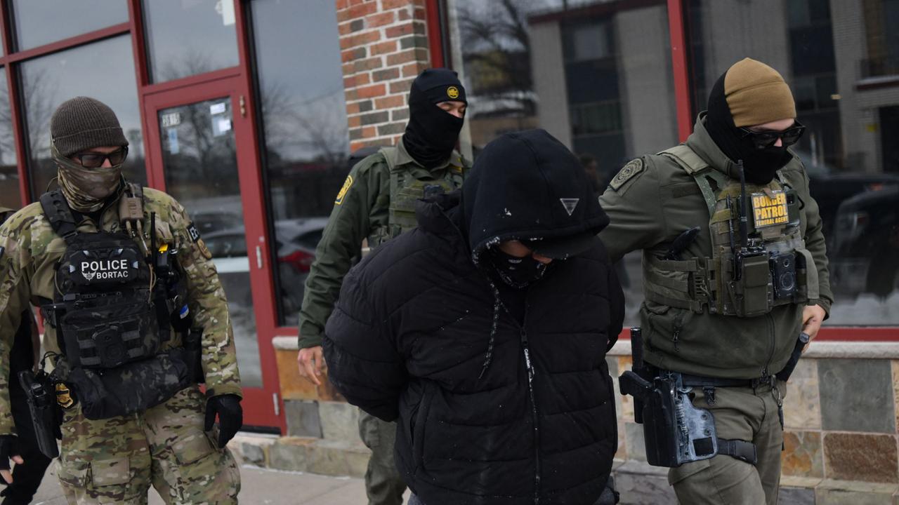 US-Regierung sendet 2.000 zusätzliche Beamte nach Minneapolis