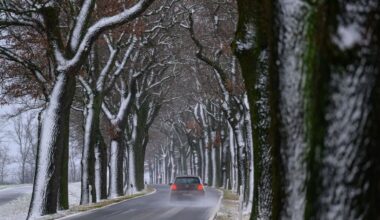 Glatteis bremst Pendler und sorgt für Unfälle in Brandenburg