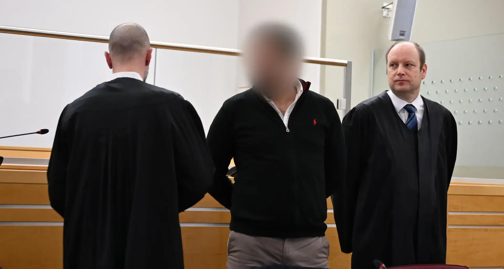 Informant für Kokainbande? Angeklagter Staatsanwalt gesteht Taten