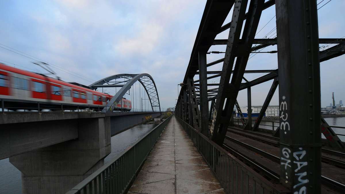 Die Deutsche Bahn baut eine dritte Mainbrücke in Niederrad