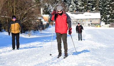 Sonne und Schnee - das freut die Wintersportler.