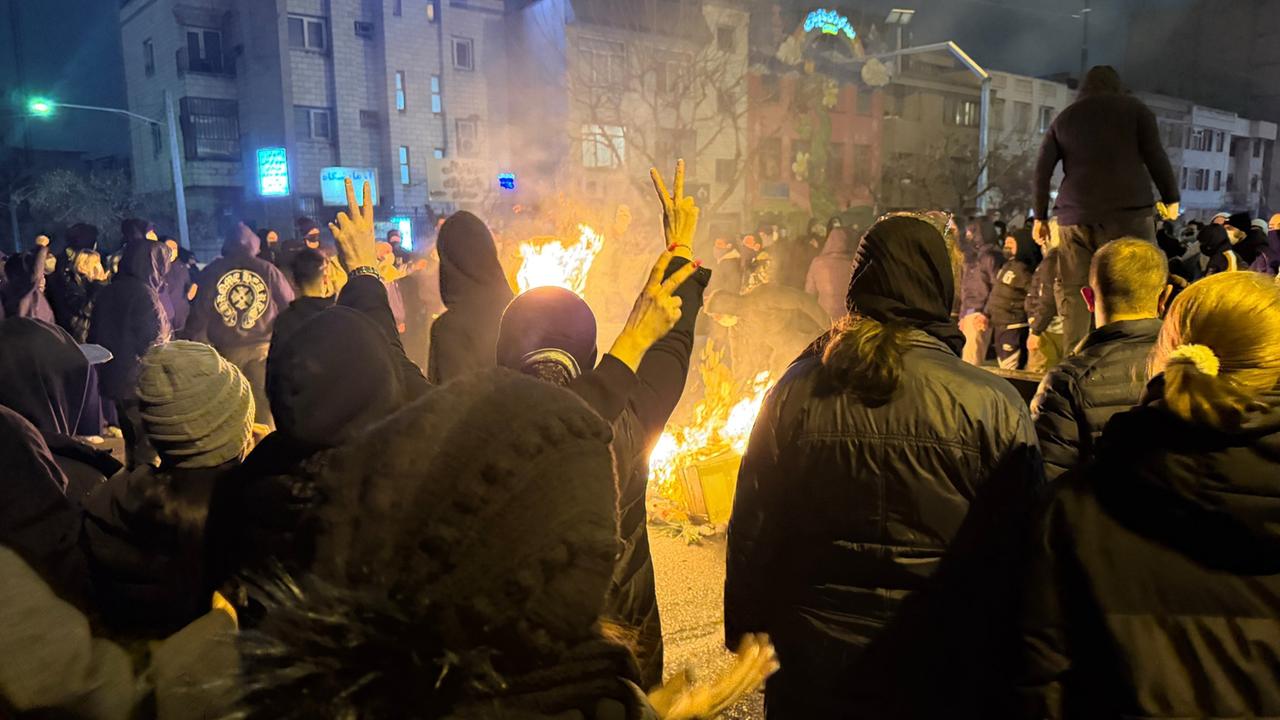 Aktivisten sprechen von mehr als 2.500 Toten im Iran