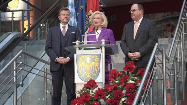 Die Bürgermeister Julia Lehner und Christian Vogel geben mit der Kommunalwahl ihre Ämter ab – für sie war es daher der letzte Neujahrsempfang in Amt und Würden.