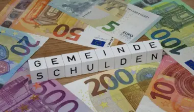 Höhere Parkgebühren und eigene Windräder: So will Rostock Schulden reduzieren