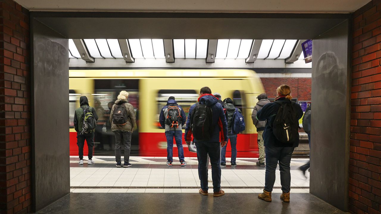 S-Bahn-Störungen in Berlin dauern wohl noch bis Mittwochabend - rbb24.de