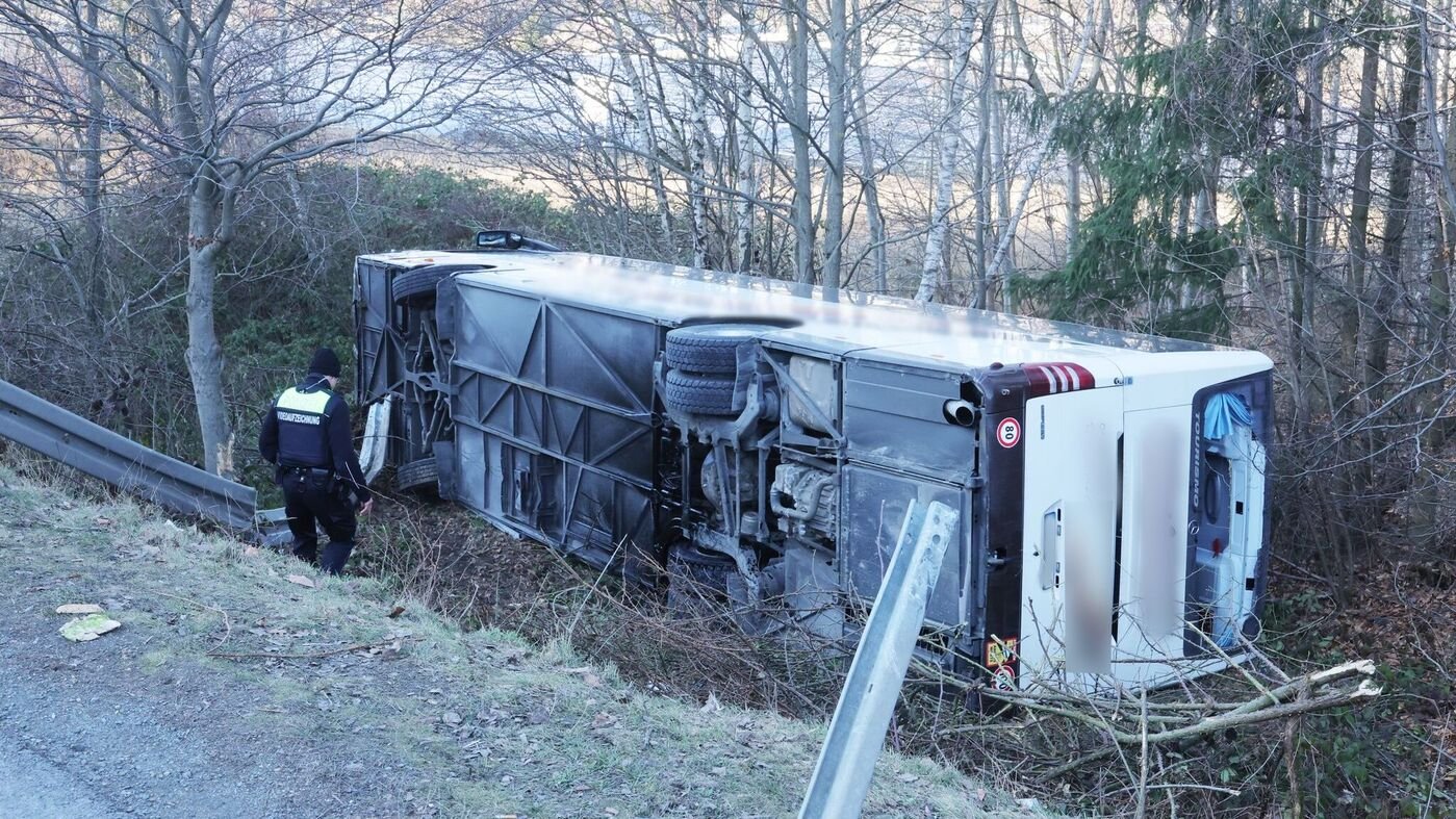 Berliner Schüler bei Busunfall in Thüringen verunglückt – ein schwer verletzter Erwachsener