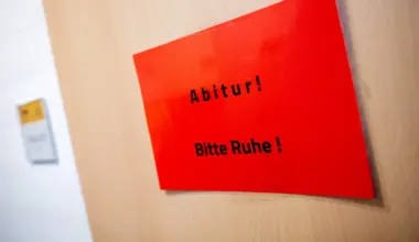 Fehlerhafte Abi-Aufgabe: Bildungsministerium gerät unter Druck