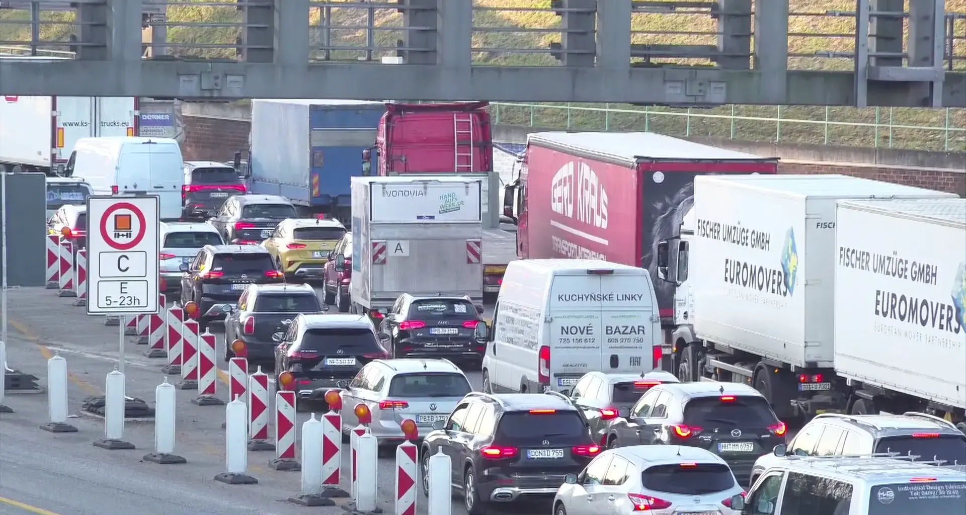 Warnstreik am Elbtunnel: Lange Staus auf Hamburgs Autobahnen