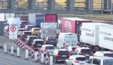 Warnstreik am Elbtunnel: Lange Staus auf Hamburgs Autobahnen