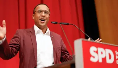 Oberbürgermeisterwahl in Bayern: „Mein N-Wort ist Nürnberg“ – SPD-Kandidat irritiert mit Wahlslogan auf Plakat - Video