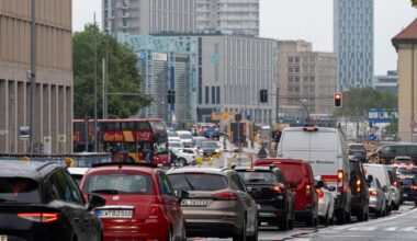 Verkehr: In Berlin, Essen und Hamburg fließt der Verkehr am zähesten