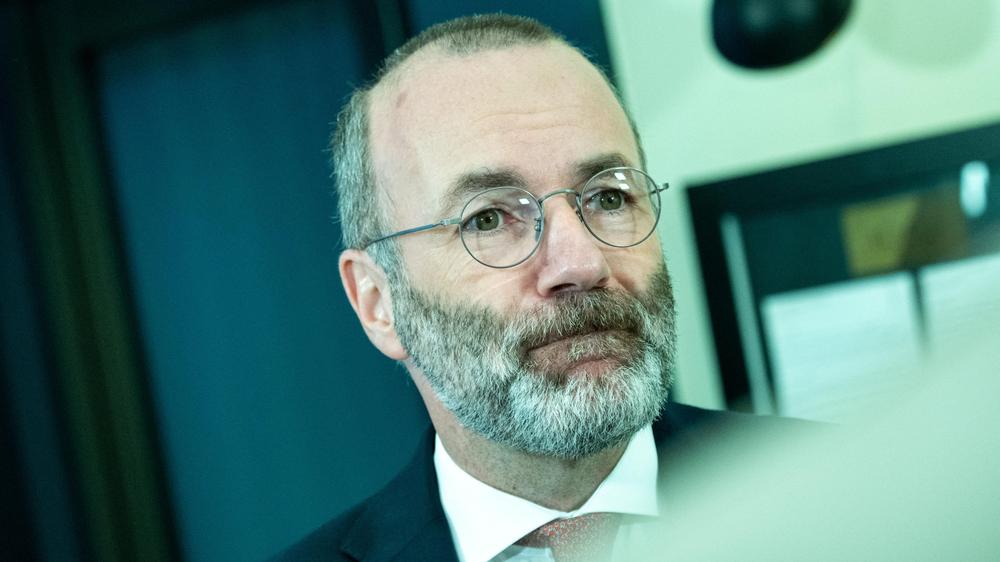 Europäische Union: Der CSU-Politiker Manfred Weber will mit der rechten italienischen Regierungschefin Giorgia Meloni enger zusammenrücken.