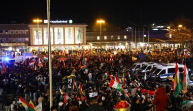 Prokurdische Demonstrationen: Tausende protestieren gegen Angriffe auf Kurden in Syrien