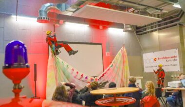 Berufsfeuerwehr Karlsruhe feiert 100 Jahre mit Nostalgie, Podcast und moderner Technik