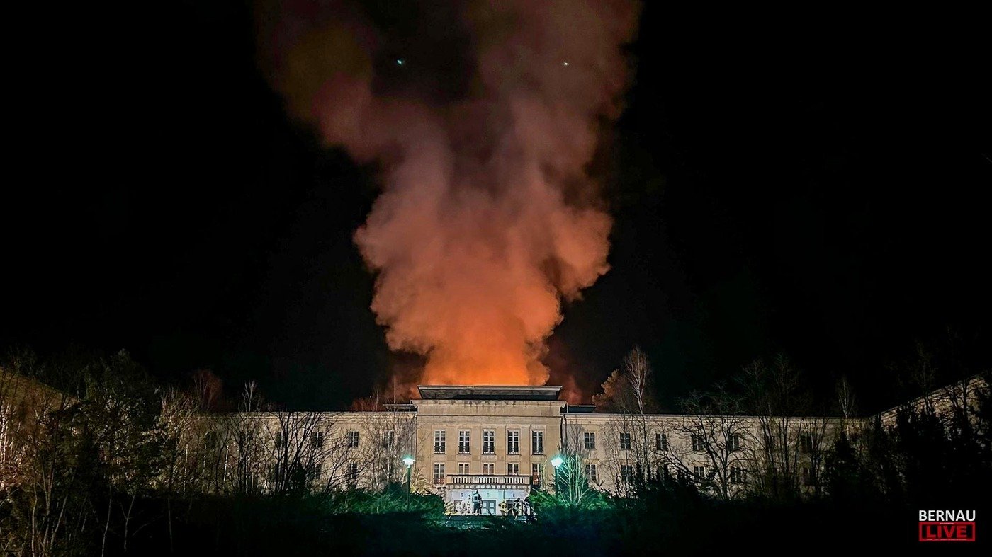 Wie es nach dem Großbrand auf dem Bogensee-Areal bei Berlin weitergehen soll