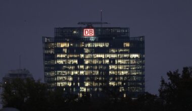 Bahn: Deutsche Bahn will jede dritte Stelle in der Konzernleitung streichen