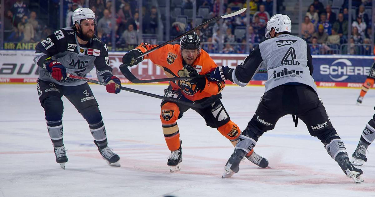 Adler Mannheim gewinnen gegen Wolfsburg