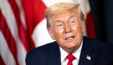 Trump warnt Iran vor Einsatz "riesiger Flotte"