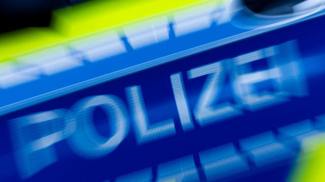 Einsatz in Duisburg: Die 18-Jährige ist weiter in Lebensgefahr. (Symbolbild)