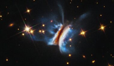 Diese kosmische Kinderstube sieht aus wie ein Vampir-Snack