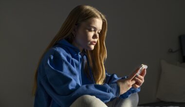 Frankreich: Präsident Macron will Social Media für Jugendliche schneller verbieten