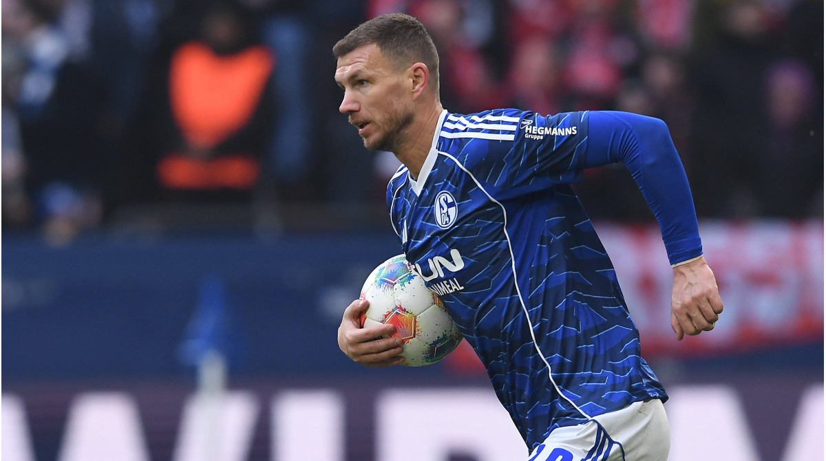 Dzeko knackt 47 Jahre alten Zweitliga-Rekord bei Schalke-Debüt