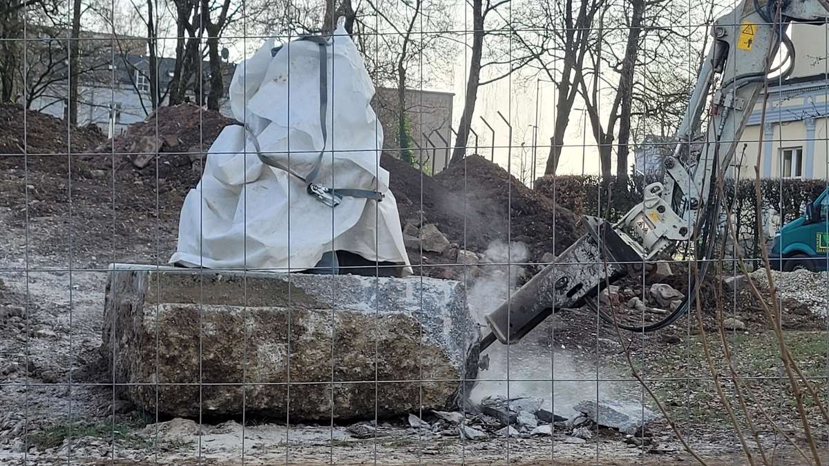 Zeitungsleser zu schwer für Transport: Hoffen auf Bodenfrost