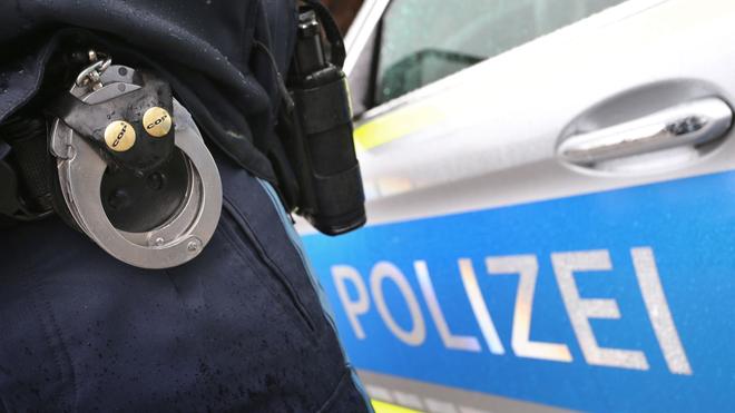 Kriminalität: Der 20-Jährige hatte selbst die Polizei gerufen. (Symbolbild)