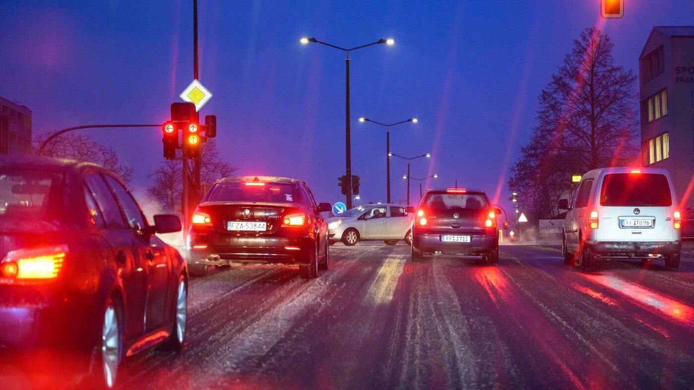 Überfrierende Nässe sorgt für rutschige Straßen