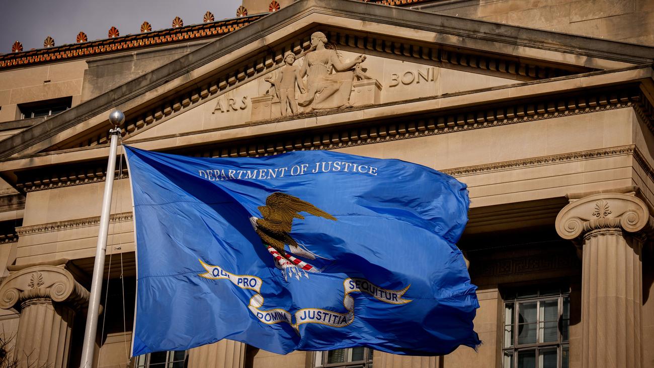 Epstein-Files: Zahlreiche Prominente tauchen in Epstein-Akten auf