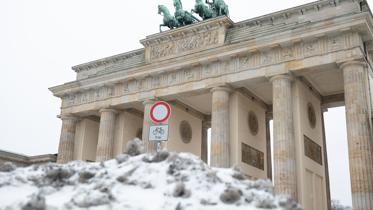 Streusalz in Berlin: Senat erlaubt Nutzung bis Mitte Februar - Video