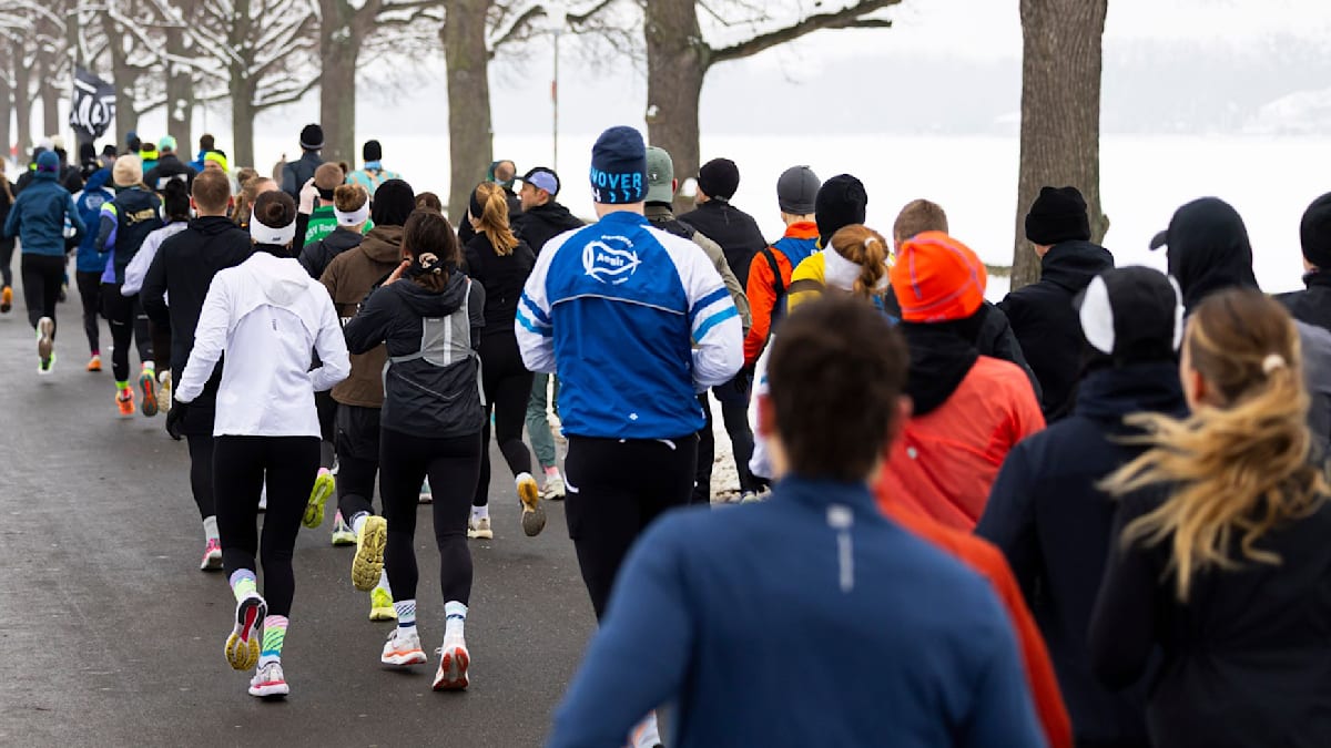 Marathon-Training am eiskalten Maschsee in Hannover