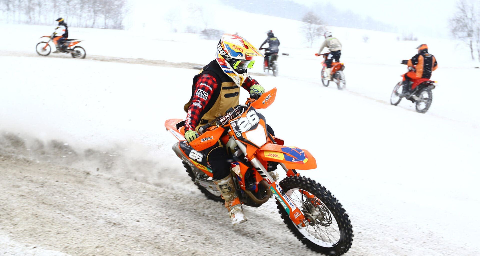 Im Erzgebirge zeigen Motorsportler ihr Können auf Schnee