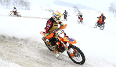 Im Erzgebirge zeigen Motorsportler ihr Können auf Schnee