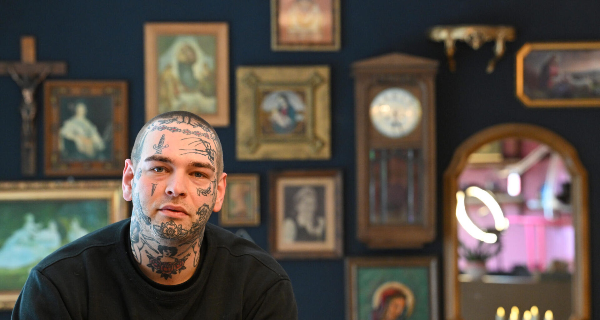 In diesem Chemnitzer Tattoo-Studio ist alles ein bisschen anders – und auch rosa