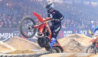 Ein Erzgebirger ragt beim Superenduro in Riesa heraus