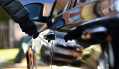 Unbekannte zerkratzen Autos in Chemnitzer Parkhäusern