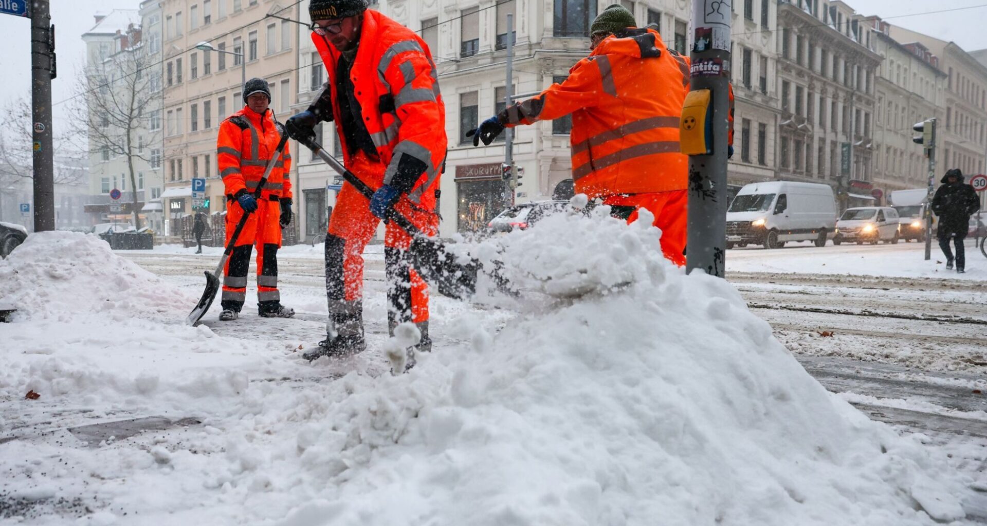 Eis und Schnee stoppen Leipziger Brückenlauf