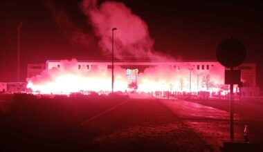 Fans huldigen den Himmelblauen mit doppelter Pyroshow!